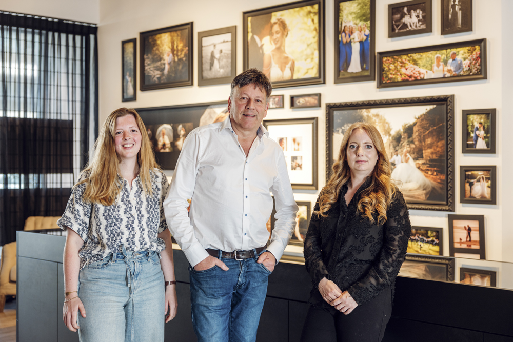 Vergauwe-Eeklove-36 Gino Vergauwe poseert samen met zijn 2 medewerkers.
